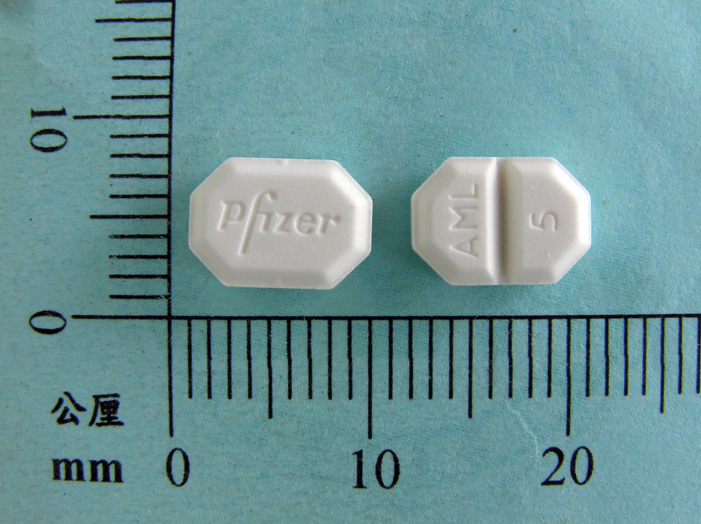E 5 White Pill - i2q2x3x